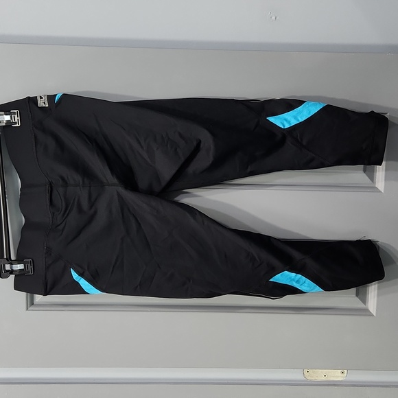 NWOT Fila Sport Black Blue Leopard Print Leggings small - Picture 4 of 6